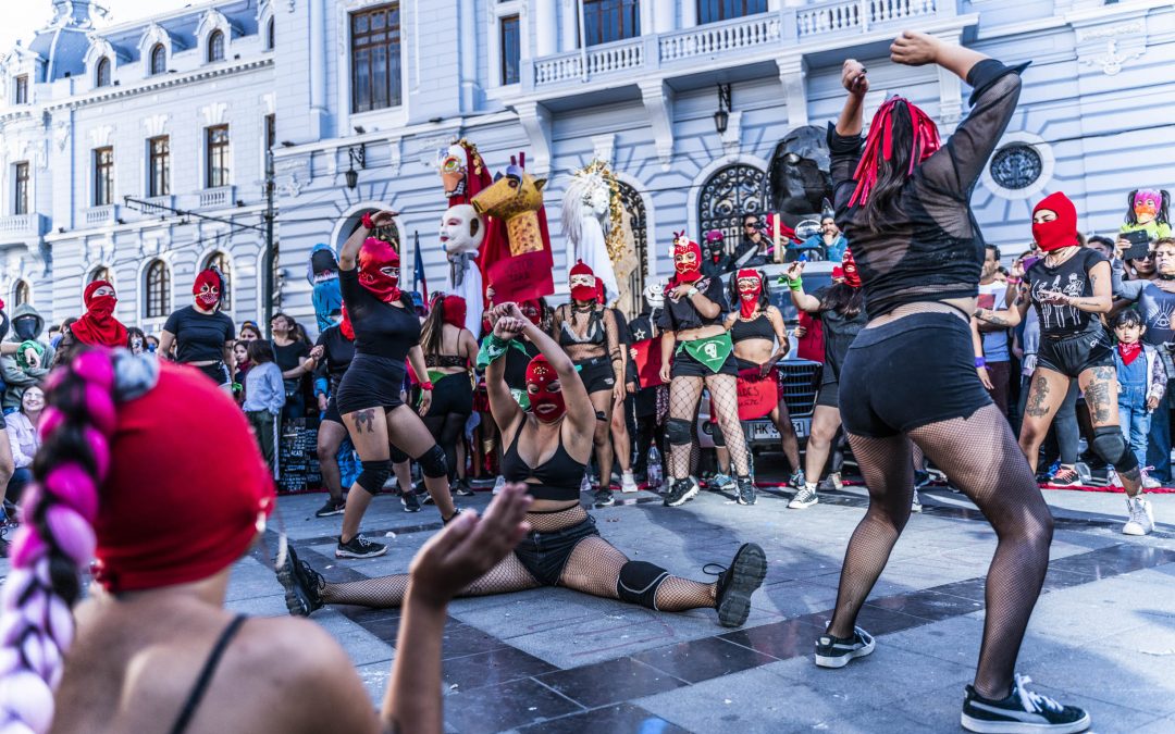 COLECTIVA BAILA CAPUCHA BAILA